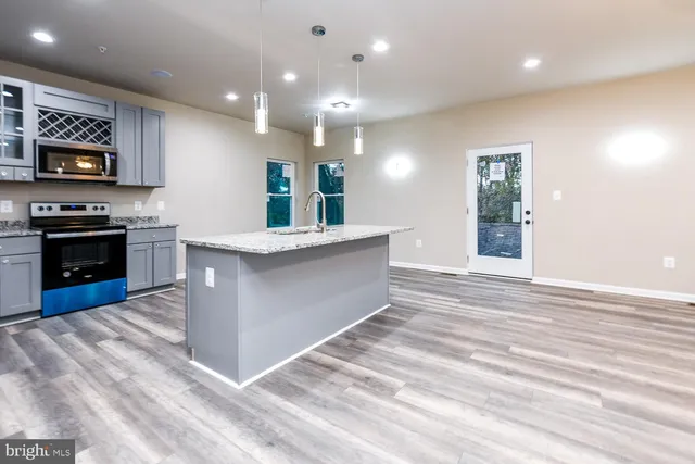 $399,998 | 5600 Newton Street, Hyattsville, MD 20784