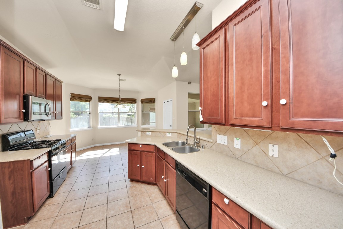 2514 Broad Timbers Drive Spring, TX 77373 - Photo 12 of 41