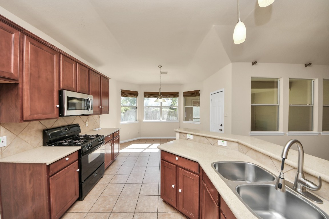 2514 Broad Timbers Drive Spring, TX 77373 - Photo 13 of 41