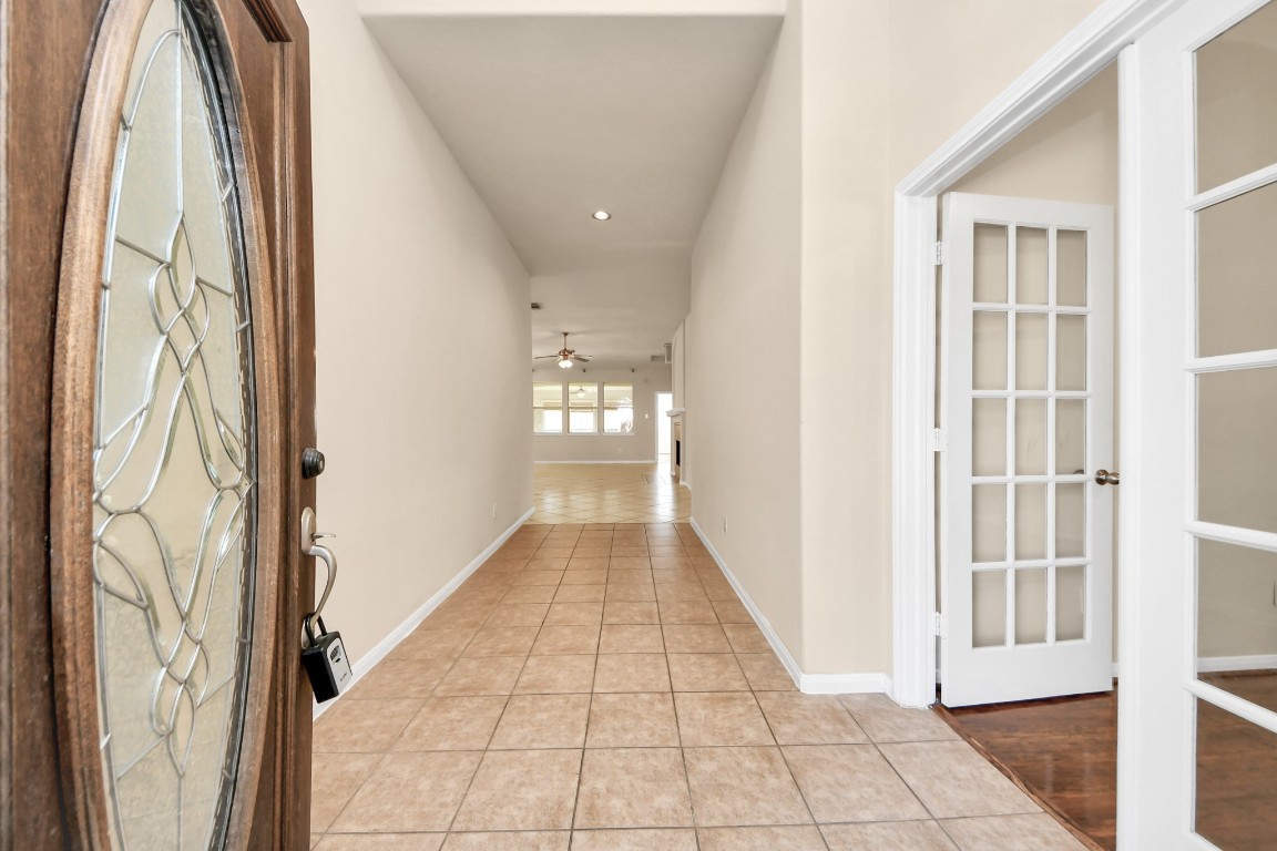2514 Broad Timbers Drive Spring, TX 77373 - Photo 2 of 41