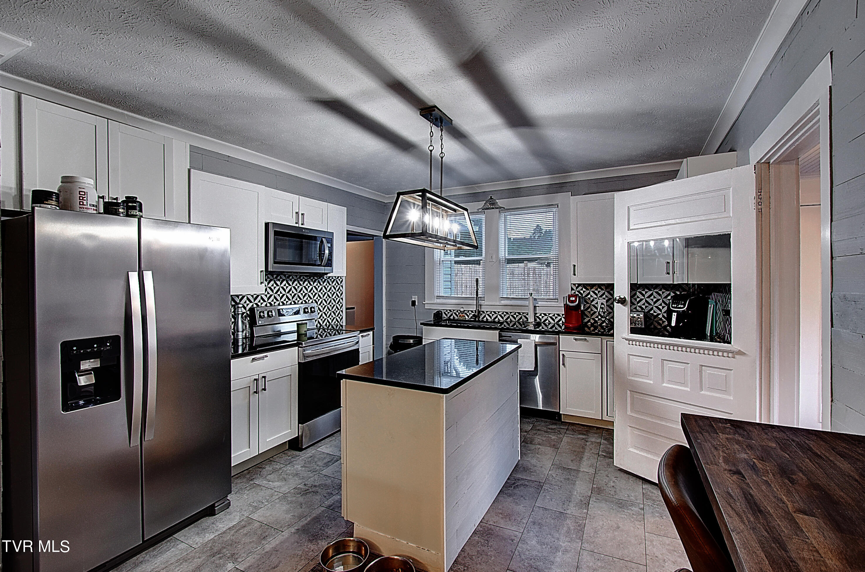 504 Maple Street Elizabethton, TN 37643 - Photo 12 of 36 DSC_0136And8more