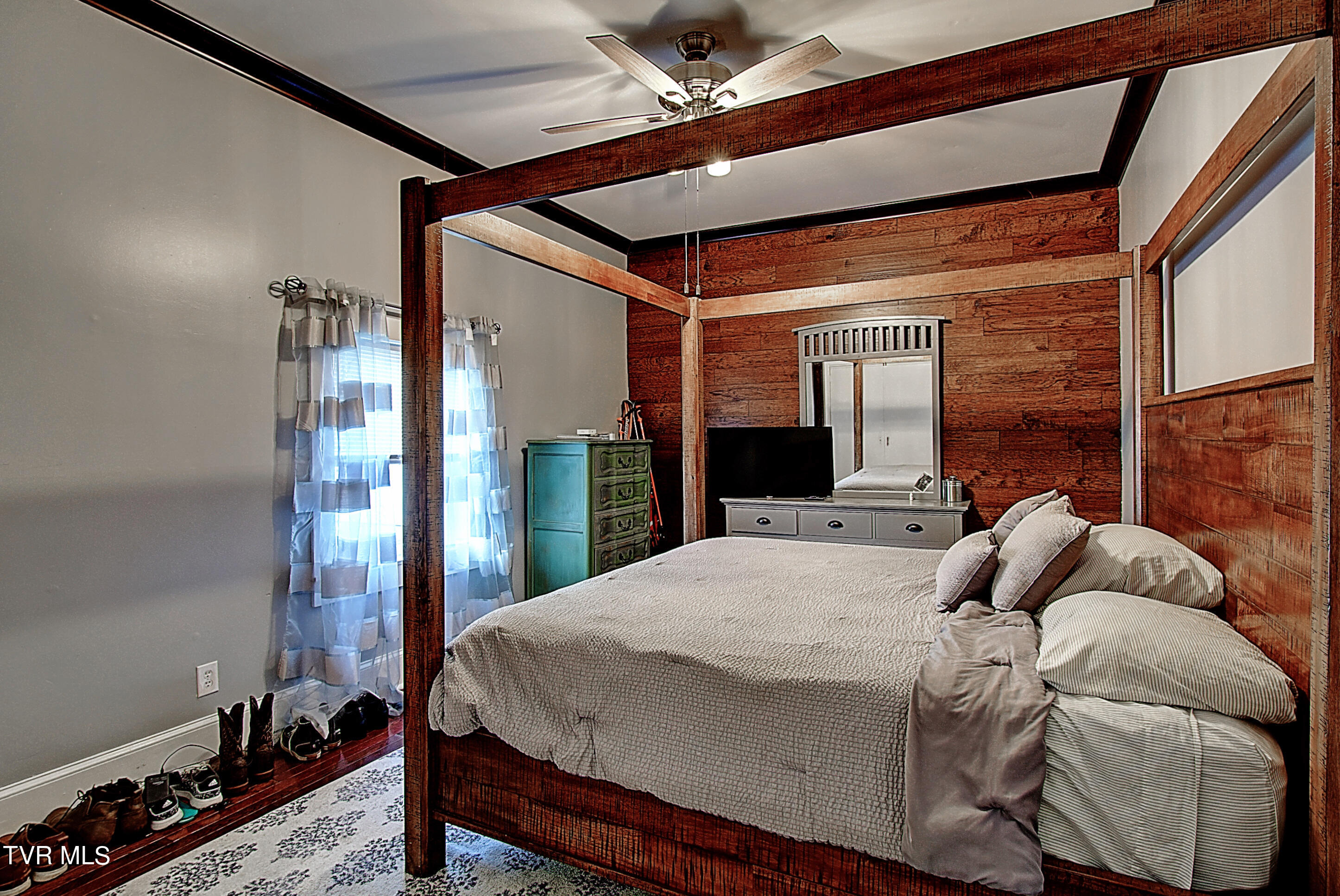 504 Maple Street Elizabethton, TN 37643 - Photo 20 of 36 DSC_0280_1_2_3_4_5