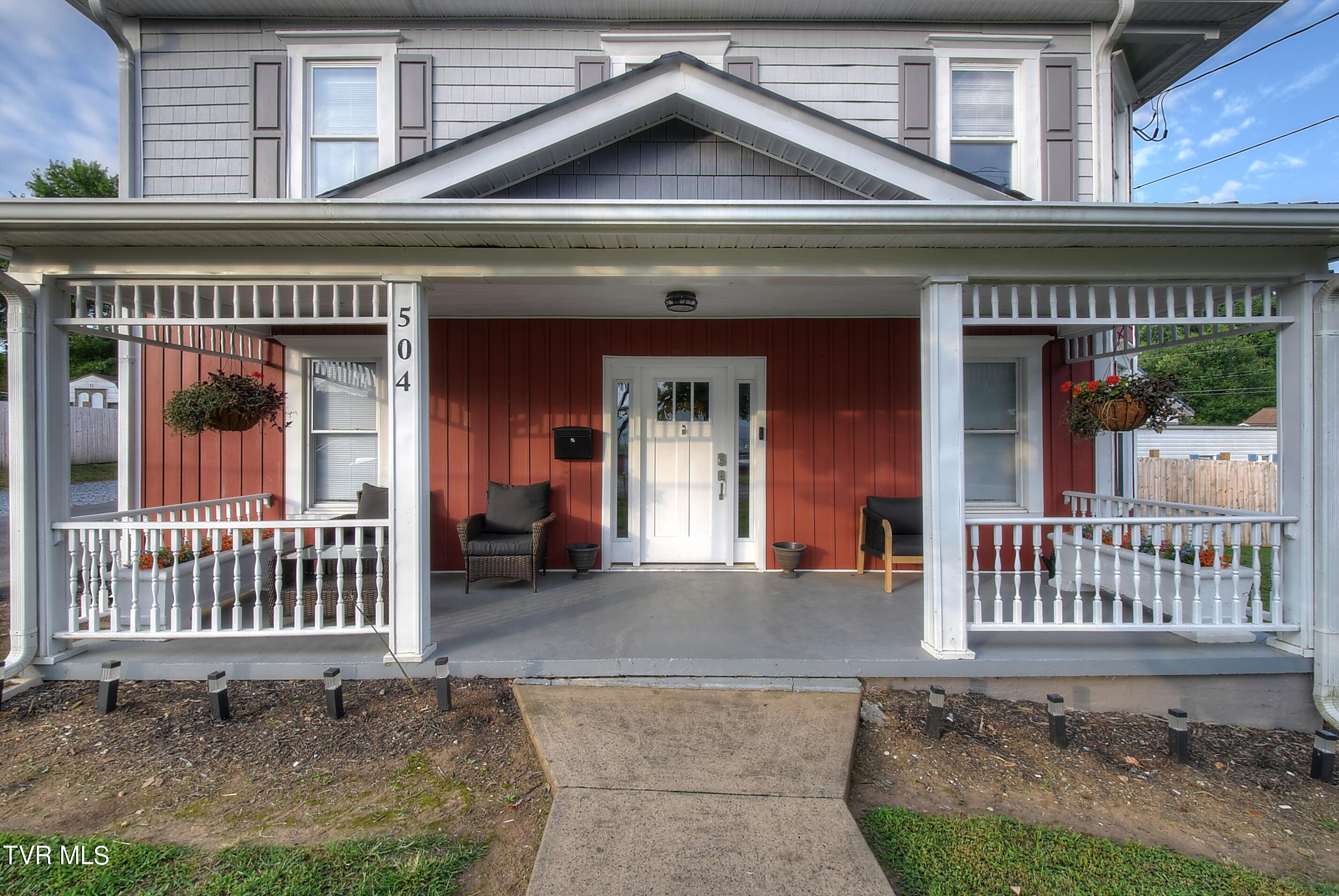 504 Maple Street Elizabethton, TN 37643 - Photo 2 of 36 5