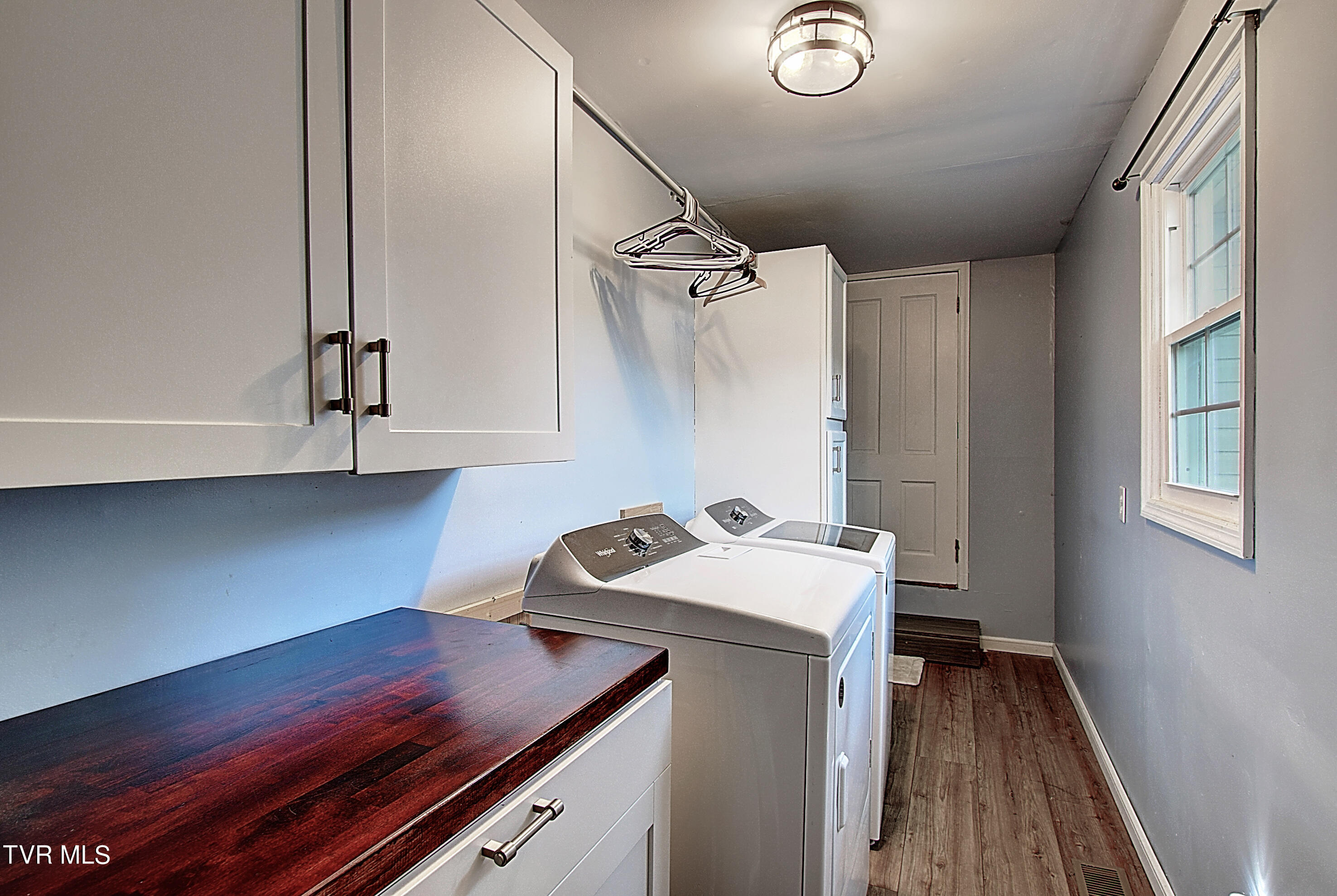 504 Maple Street Elizabethton, TN 37643 - Photo 25 of 36 DSC_0415And8more