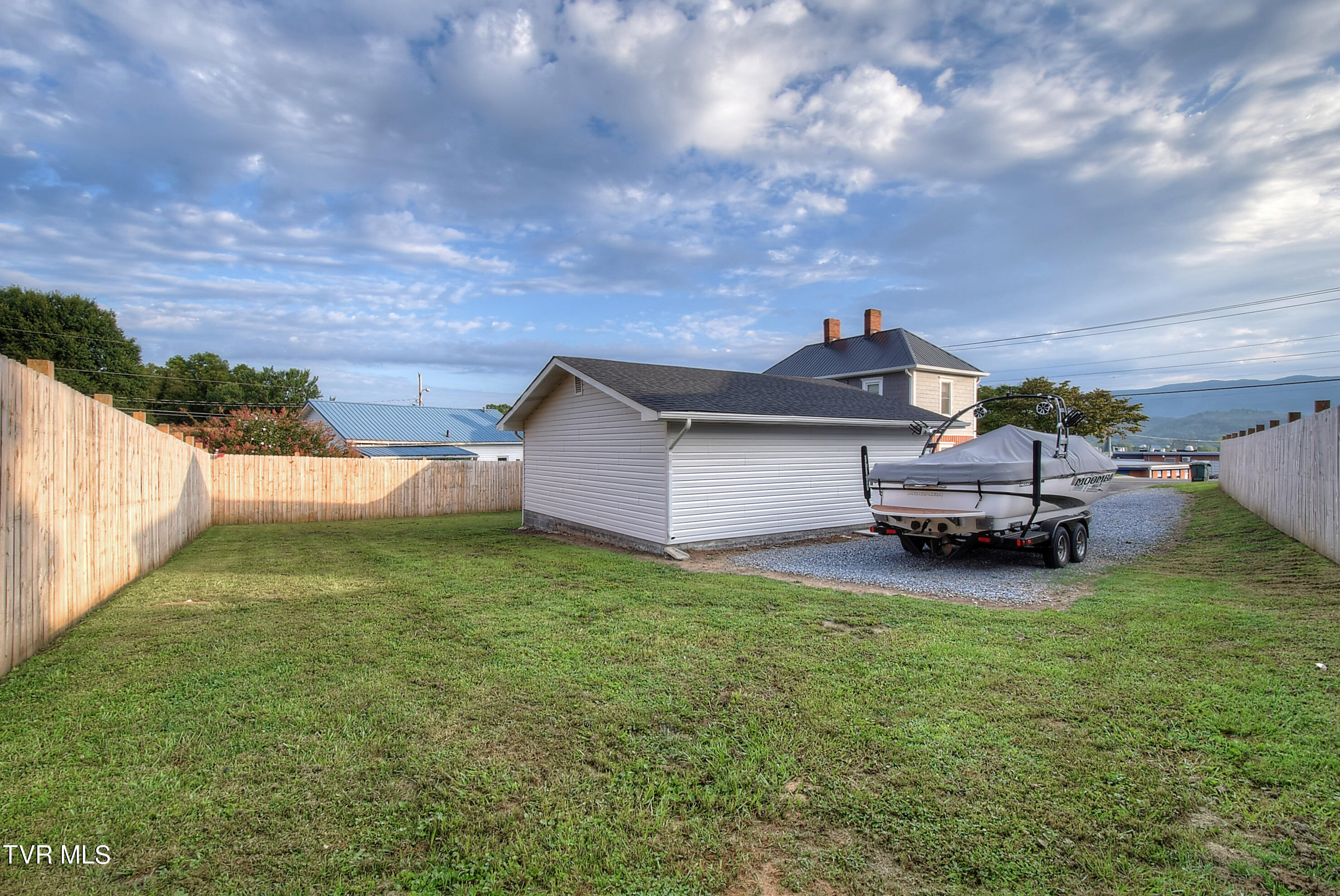 504 Maple Street Elizabethton, TN 37643 - Photo 35 of 36 DSC_0607_08_09_10_11_12