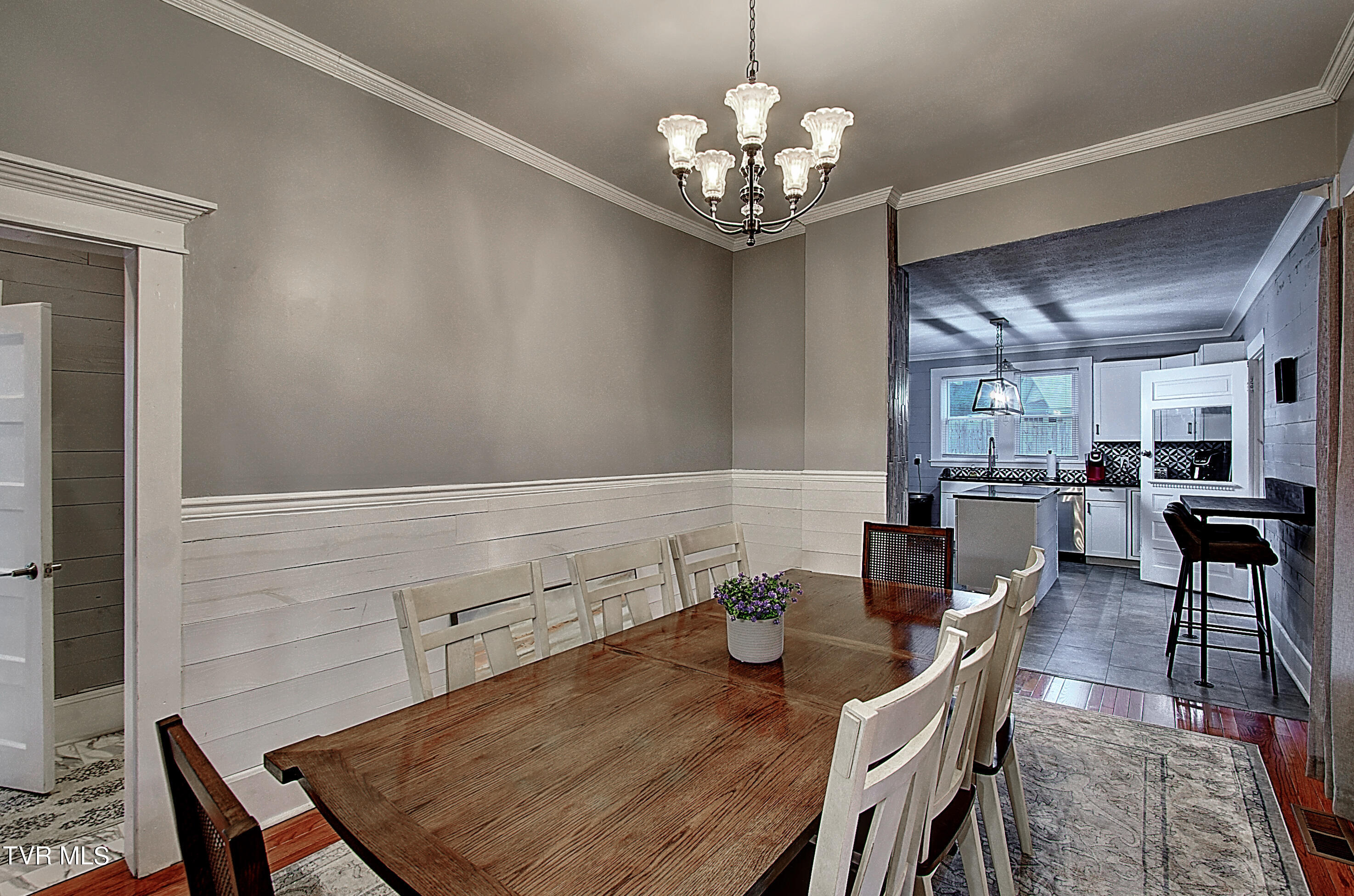 504 Maple Street Elizabethton, TN 37643 - Photo 10 of 36 DSC_0091And8more