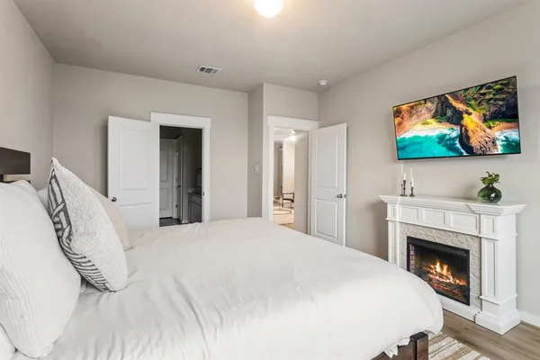 $2,200 | 283 Fieldwood Drive, Unit A, Buda, TX 78610