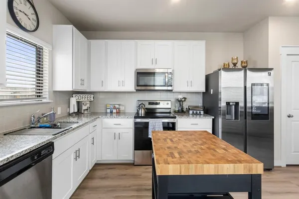 $2,200 | 283 Fieldwood Drive, Unit A, Buda, TX 78610