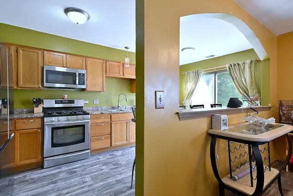 $350,000 | 99 Seton Creek Drive, Oswego, IL 60543