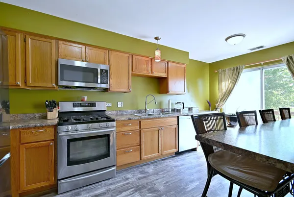 $350,000 | 99 Seton Creek Drive, Oswego, IL 60543