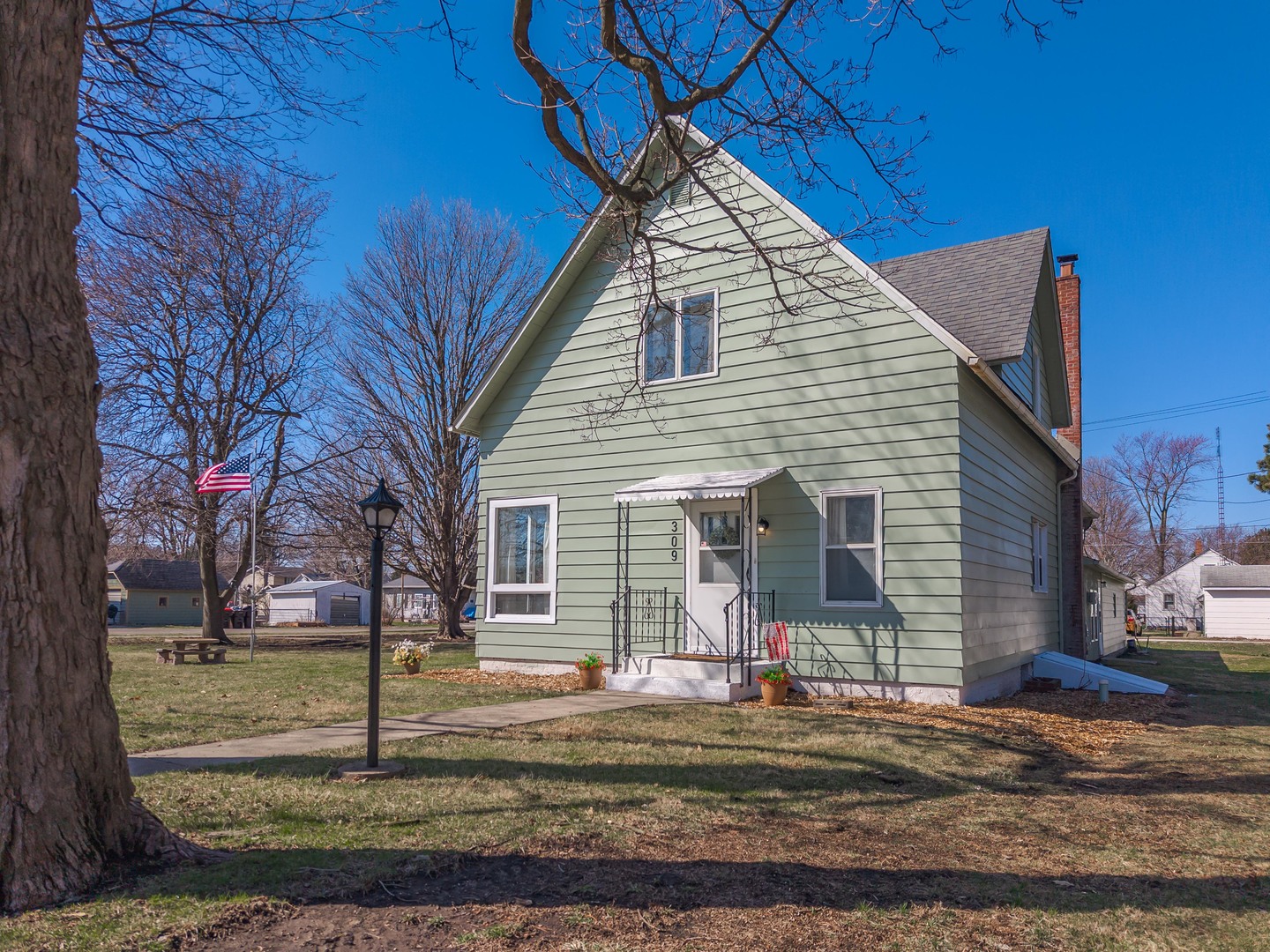 309 North Oak Street Toluca, IL 61369 - Photo 48 of 69 a view of a house with a yard