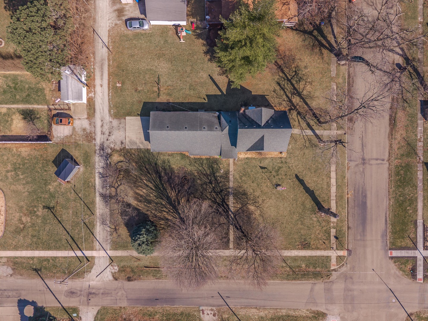 309 North Oak Street Toluca, IL 61369 - Photo 53 of 69 a aerial view of a house with a yard