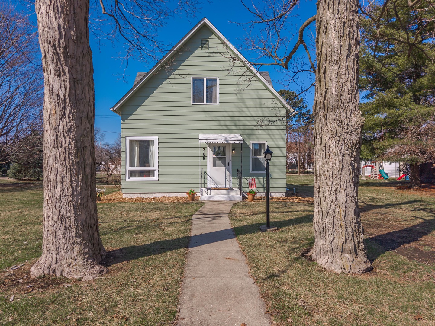 309 North Oak Street Toluca, IL 61369 - Photo 67 of 69 a view of a house with a yard