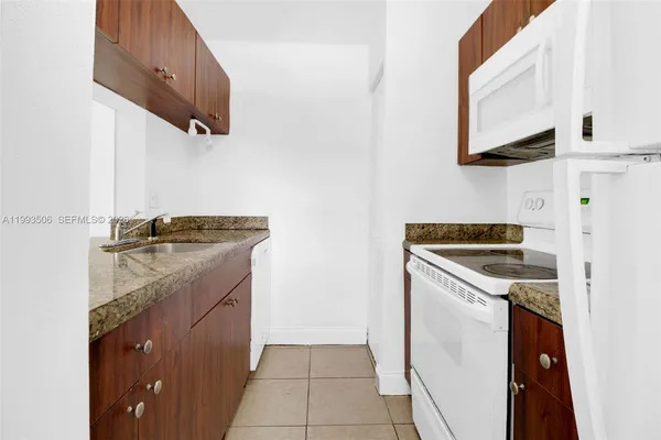 $2,350 | 9730 Hammocks Boulevard, Unit 20328, Miami, FL 33196