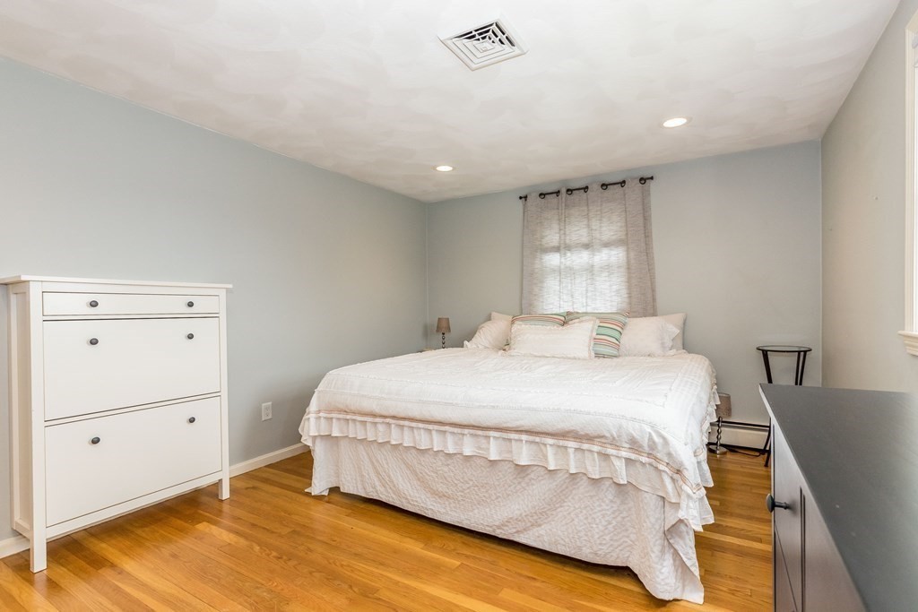 166 Hunt Road Chelmsford, MA 01824 - Photo 17 of 35