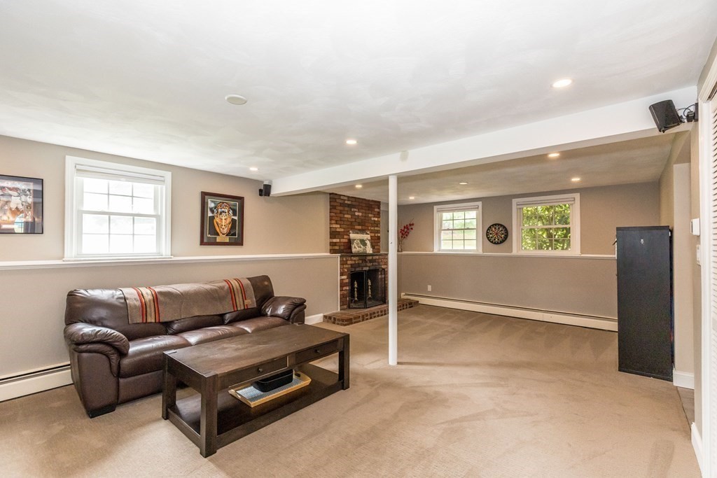 166 Hunt Road Chelmsford, MA 01824 - Photo 23 of 35