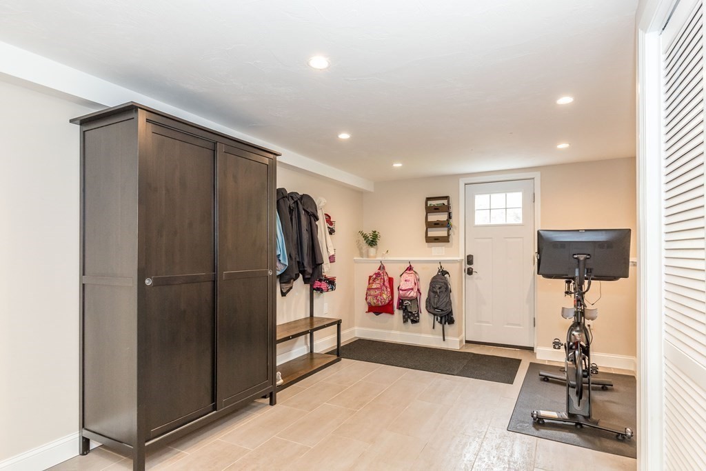 166 Hunt Road Chelmsford, MA 01824 - Photo 29 of 35