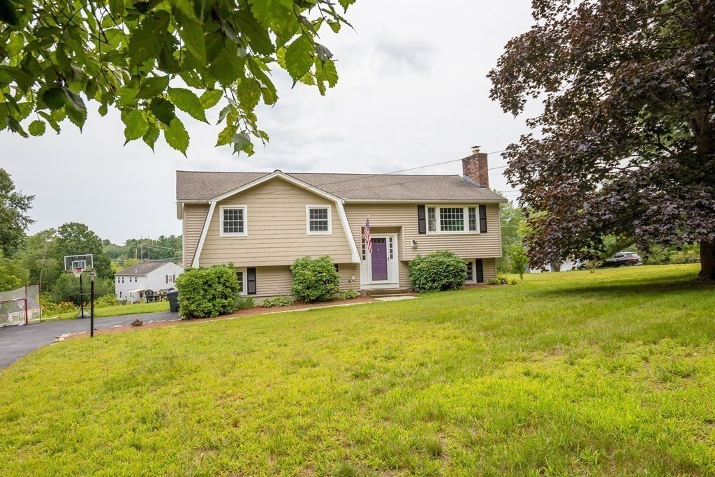 166 Hunt Road Chelmsford, MA 01824 - Photo 3 of 35