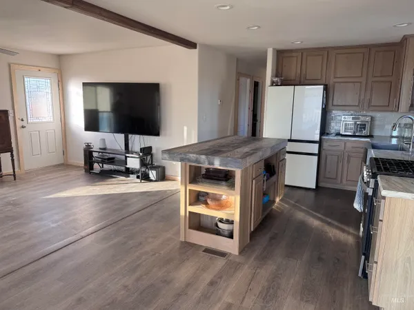 $590,000 | 2803 W Highway, Emmett, ID 83617