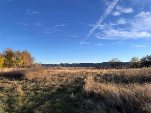 $590,000 | 2803 W Highway, Emmett, ID 83617