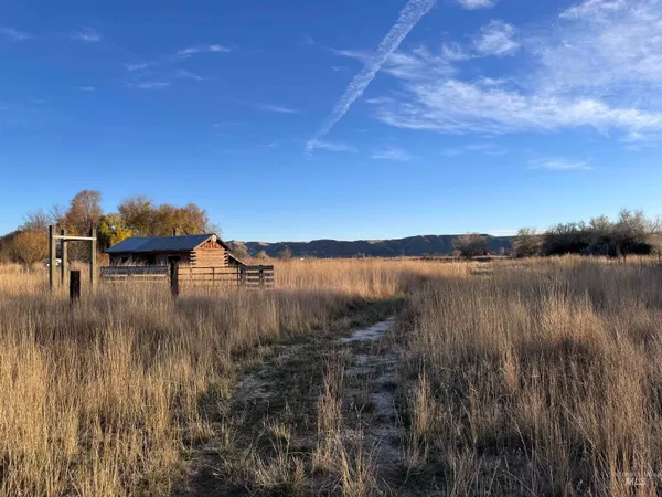 $590,000 | 2803 W Highway, Emmett, ID 83617