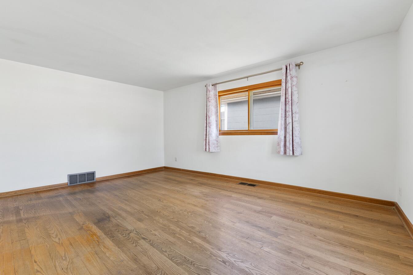 7915 45th Avenue Kenosha, WI 53142 - Photo 6 of 21 4f0402c94fbc32f733eac3091a31a0cc