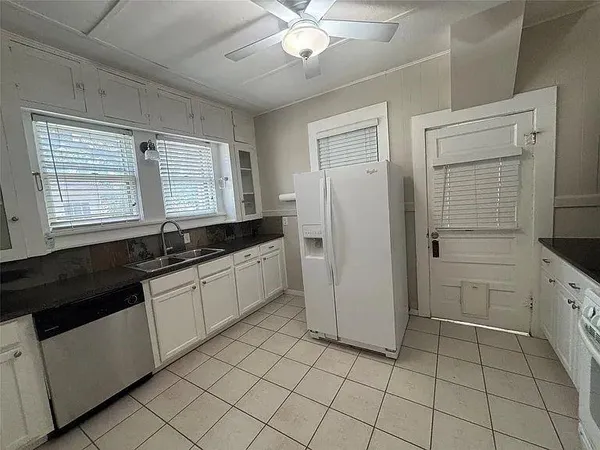 $1,350 | 1609 Virginia Place, Unit A, Fort Worth, TX 76107