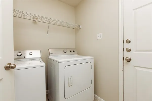 $1,725 | 429 Blackman Trail, Hutto, TX 78634