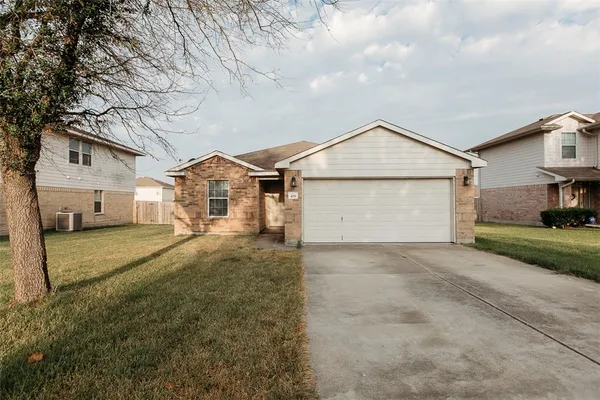 $1,725 | 429 Blackman Trail, Hutto, TX 78634