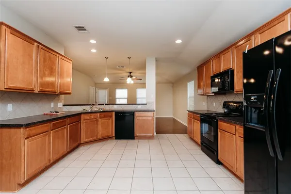 $1,725 | 429 Blackman Trail, Hutto, TX 78634