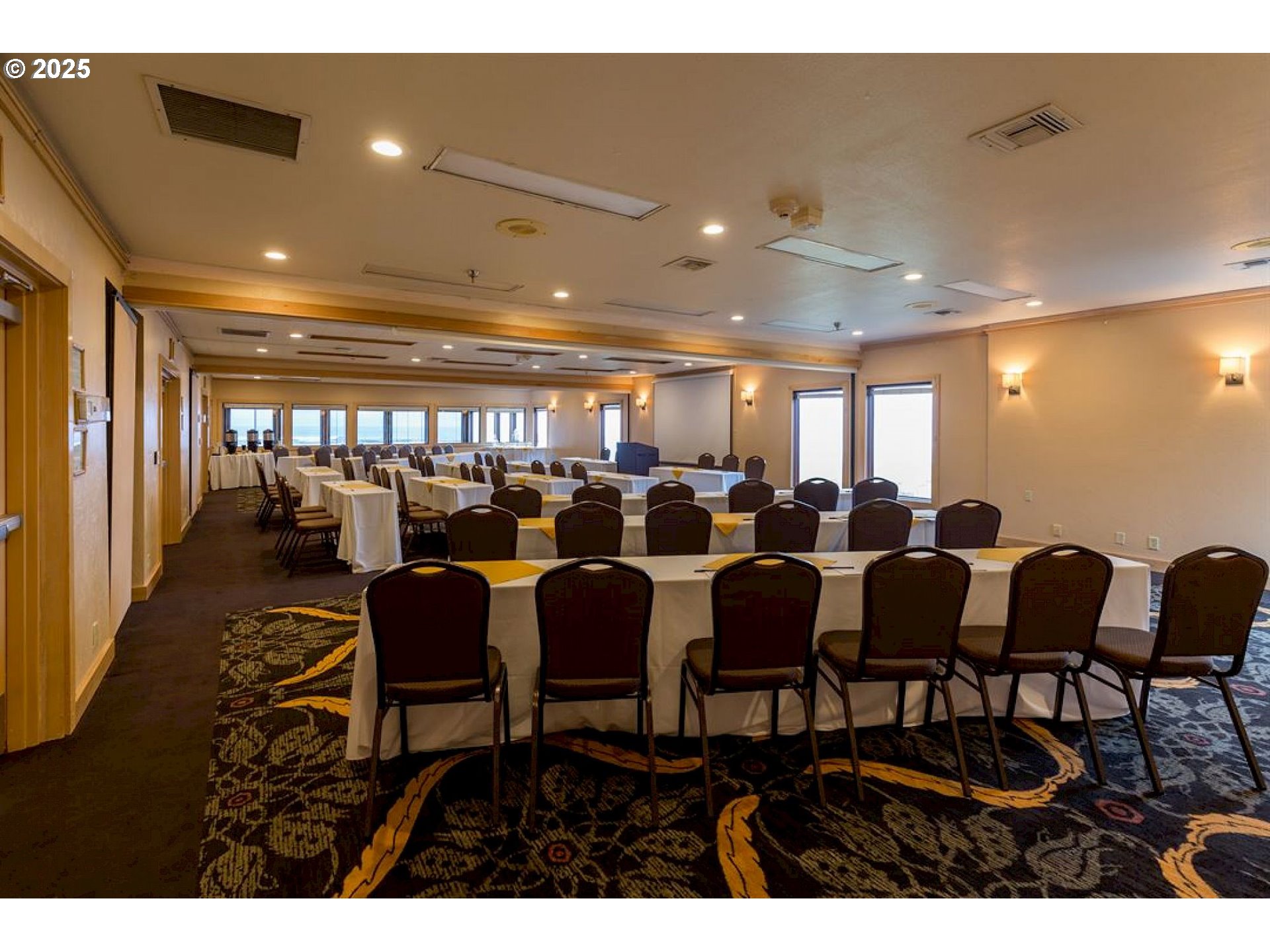 88416 1st Avenue, Unit 201 Florence, OR 97439 - Photo 28 of 29 a view of a dining room with furniture