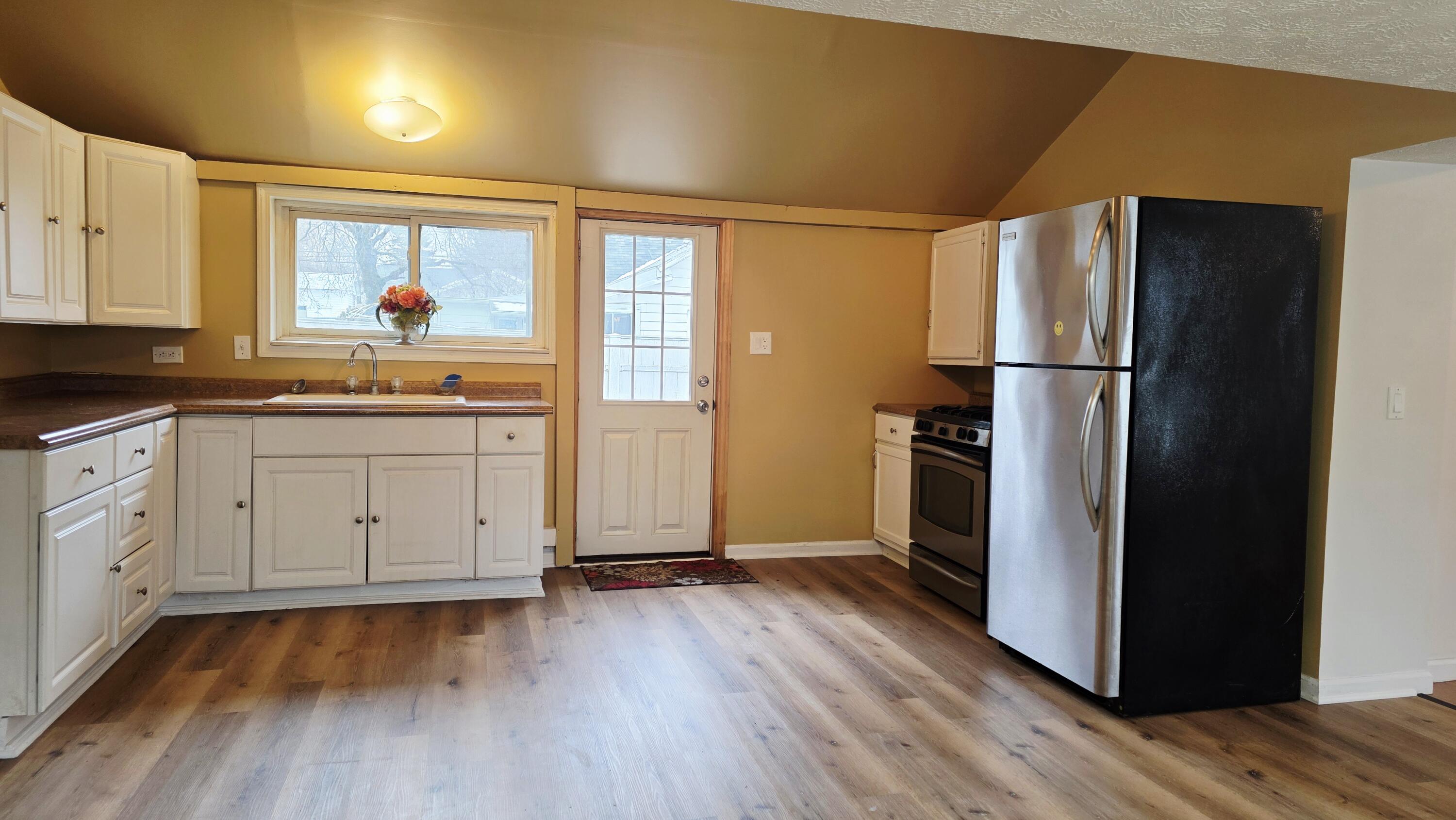 321 South 4th Street Edmore, MI 48829 - Photo 4 of 25 20260316_105130