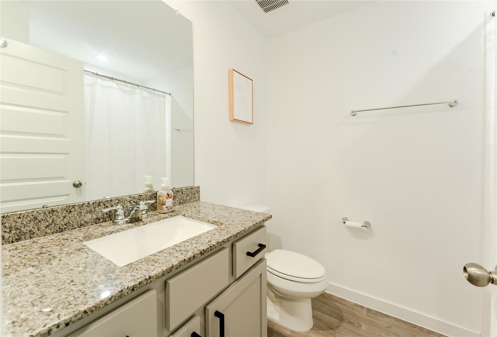 31714 Brandon Ml Trail Fulshear, TX 77441 - Photo 19 of 31 Bathroom #2