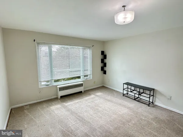 $2,300 | 10413 Montrose Avenue, Unit M201, Bethesda, MD 20814