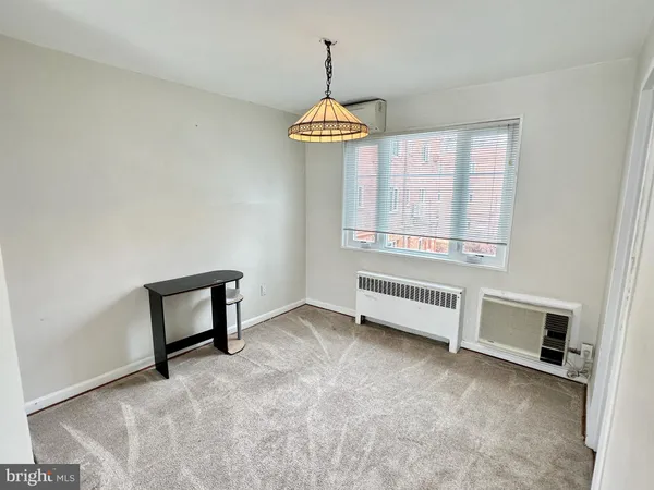 $2,300 | 10413 Montrose Avenue, Unit M201, Bethesda, MD 20814