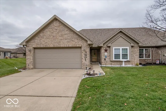 $259,900 | 409 Paris Drive, Franklin, IN 46131