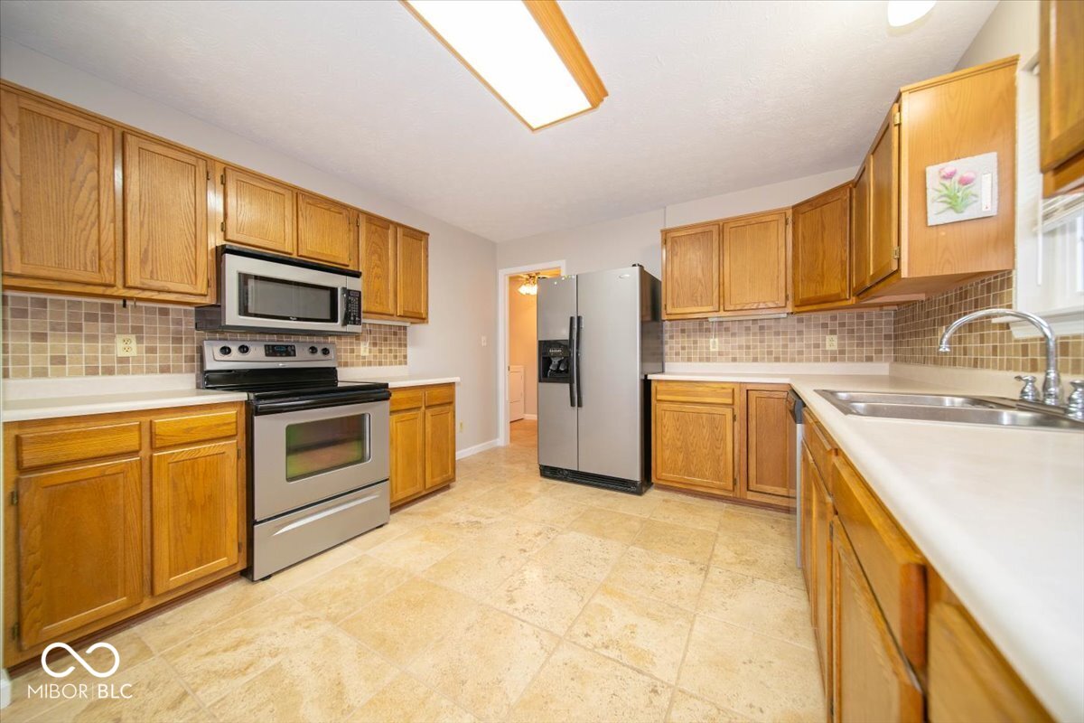 409 Paris Drive Franklin, IN 46131 - Photo 12 of 25