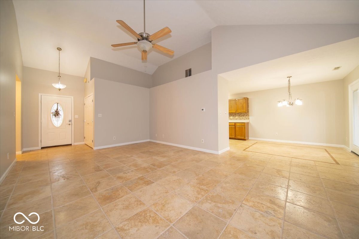 409 Paris Drive Franklin, IN 46131 - Photo 9 of 25