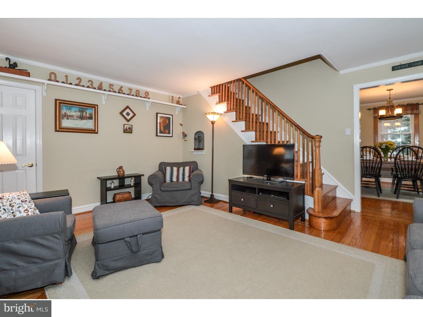 1103 Rhawn Street Philadelphia, PA 19111 - Photo 7 of 25 Living Room