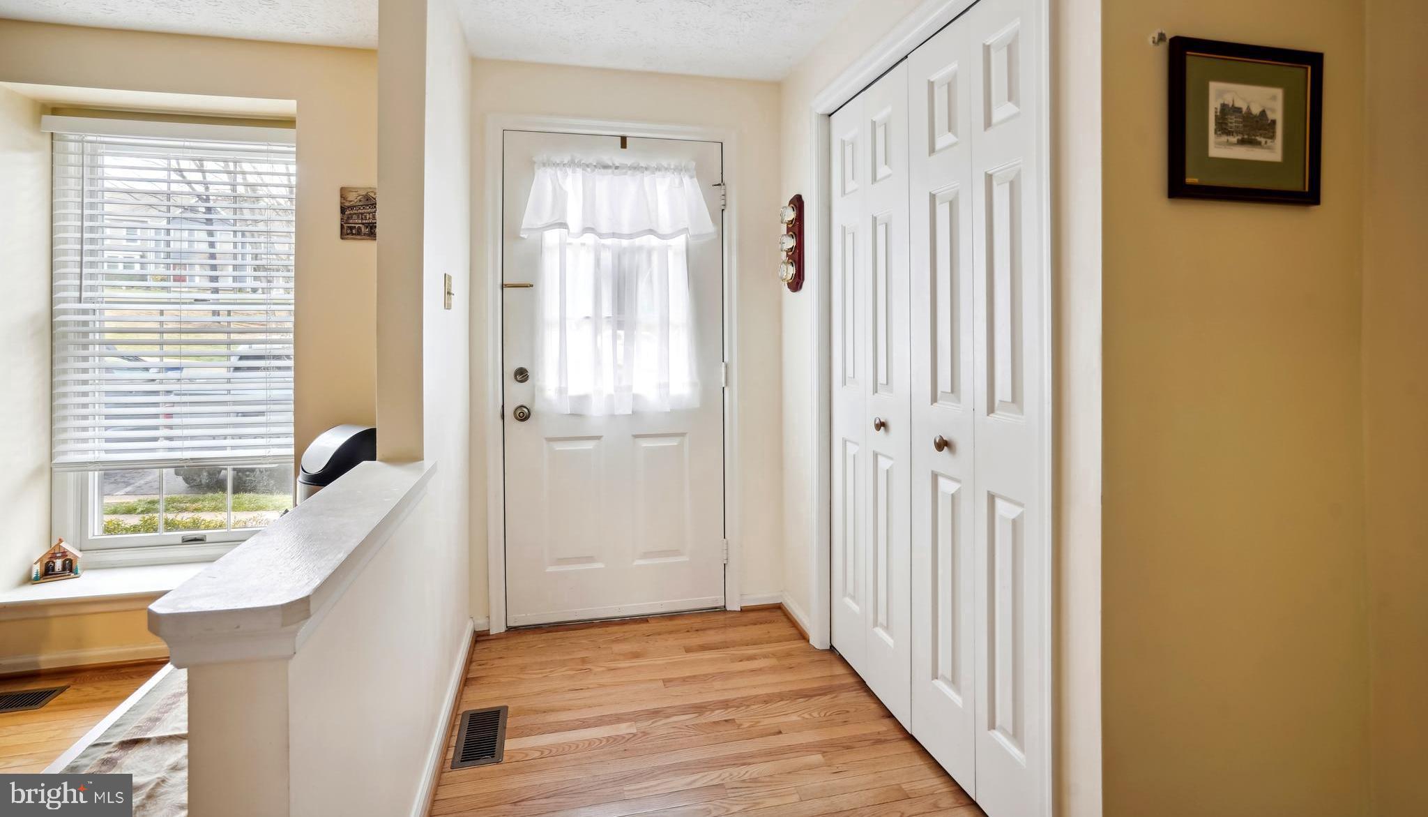 1608 Poplar Grove Drive Reston, VA 20194 - Photo 8 of 51 Gallery Image 8