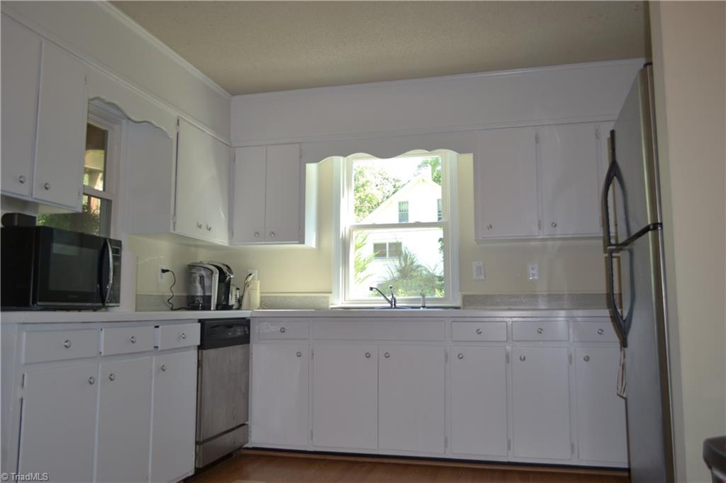 144 Craven Road High Point, NC 27262 - Photo 3 of 25 Gallery Image 3