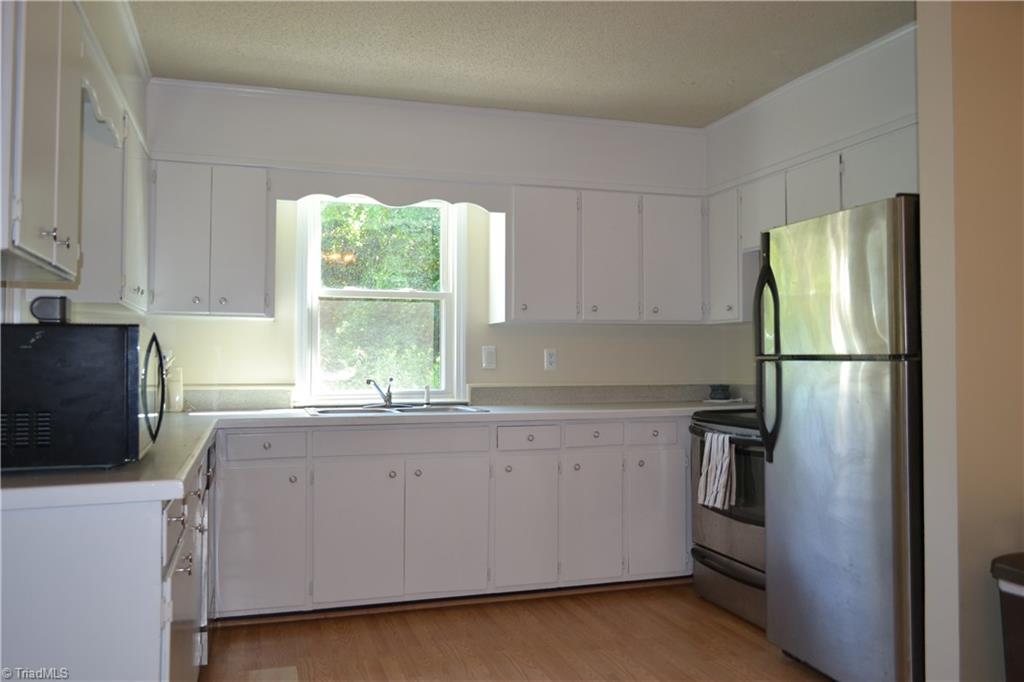 144 Craven Road High Point, NC 27262 - Photo 4 of 25 Gallery Image 4