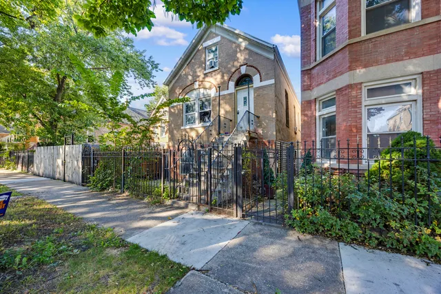 $199,000 | 2334 South Trumbull Avenue, Chicago, IL 60623