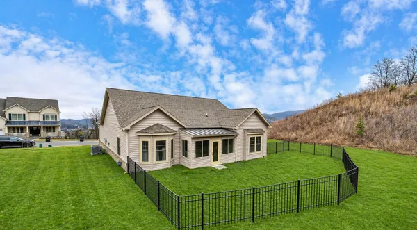 $499,950 | 7011 Linn Cove Court, Roanoke, VA 24018
