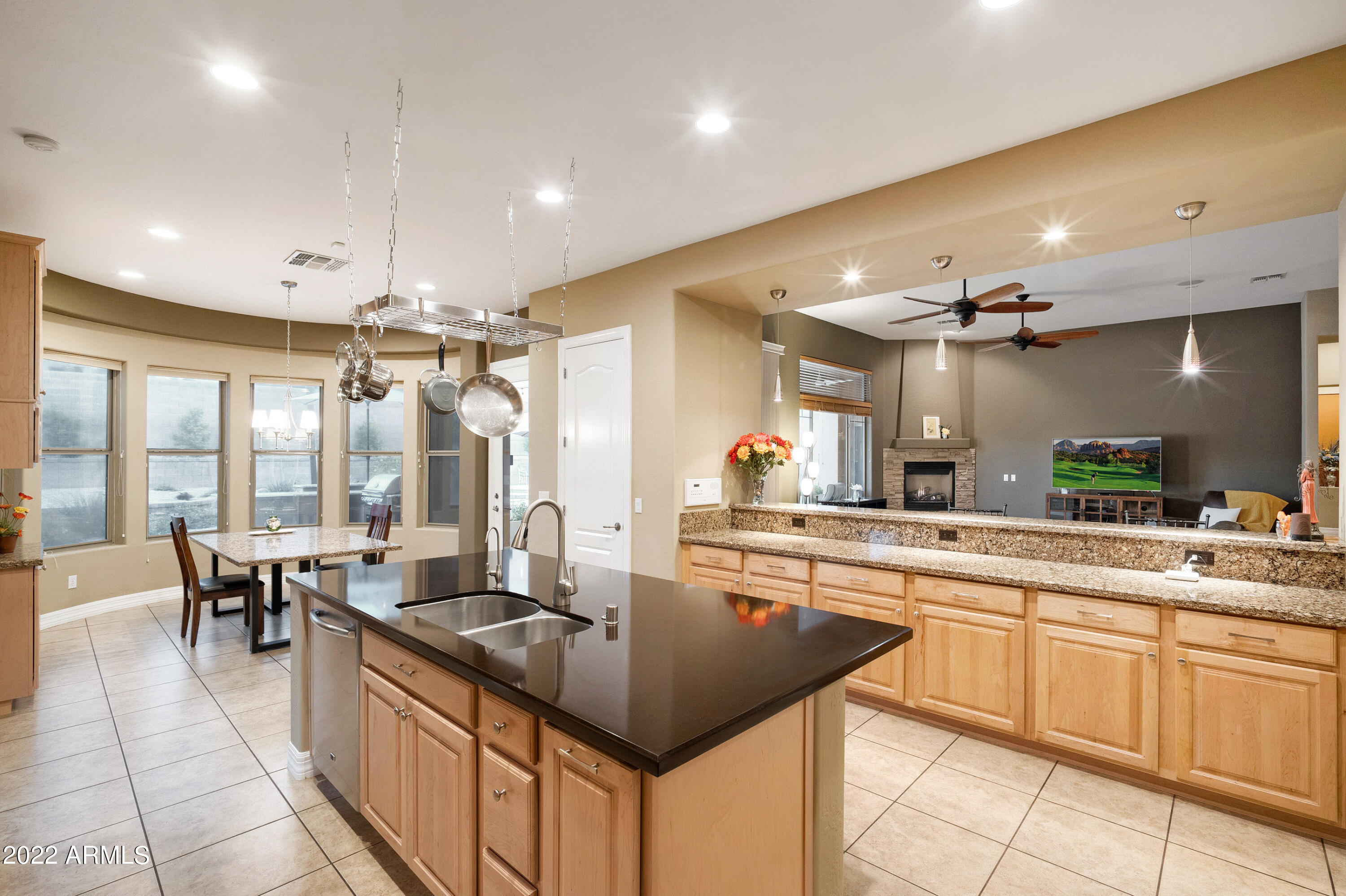 1819 West Summerside Road Phoenix, AZ 85041 - Photo 11 of 78 Kitchen