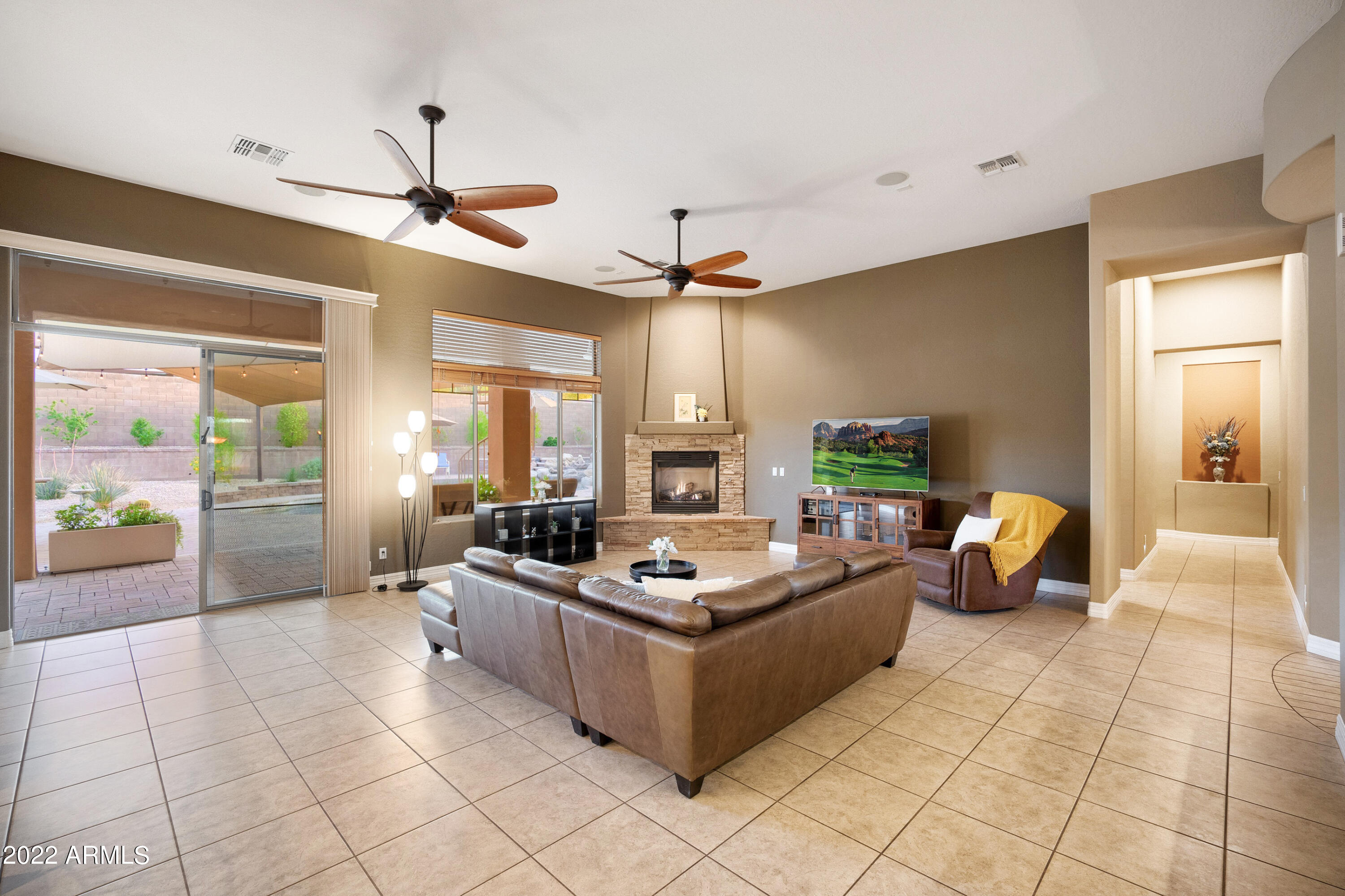 1819 West Summerside Road Phoenix, AZ 85041 - Photo 12 of 78 Family Room