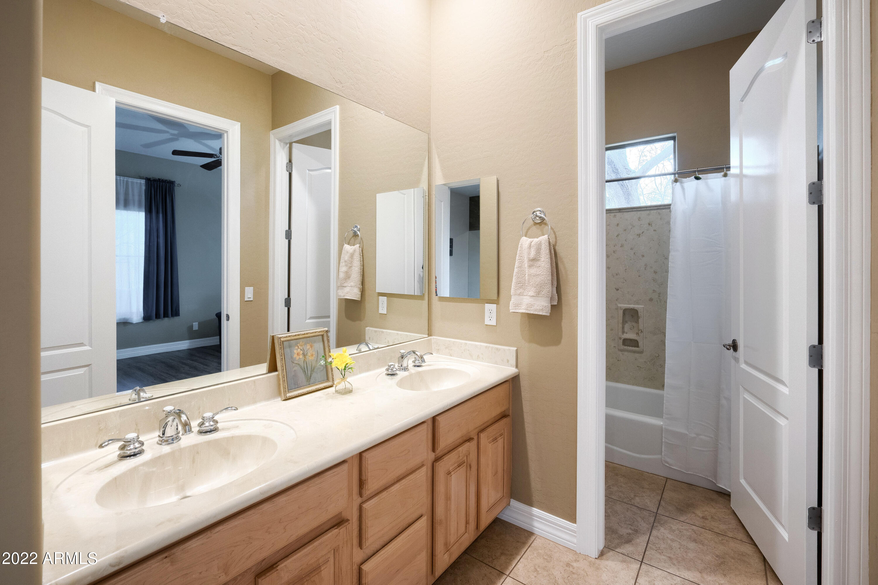 1819 West Summerside Road Phoenix, AZ 85041 - Photo 25 of 78 Bathroom 3