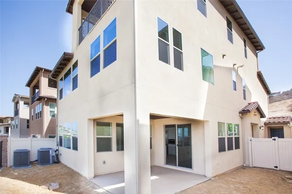 a view of livingroom with furniture