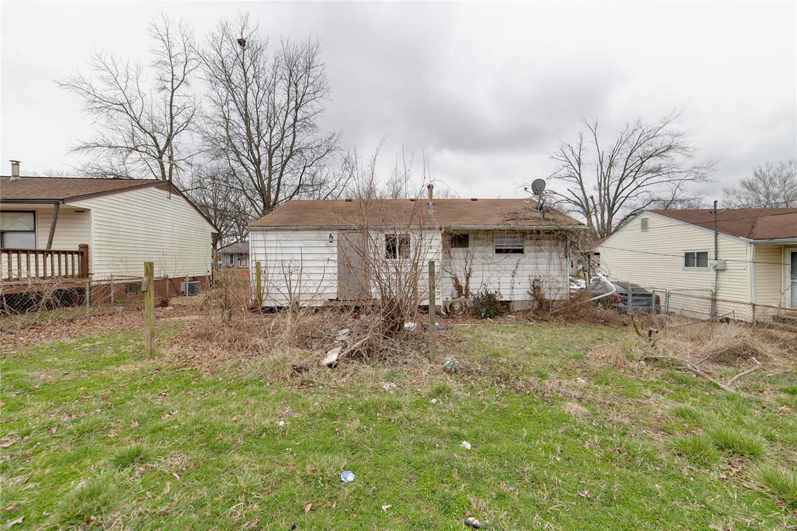 211 Perthshire Road St. Louis, MO 63137 - Photo 12 of 13