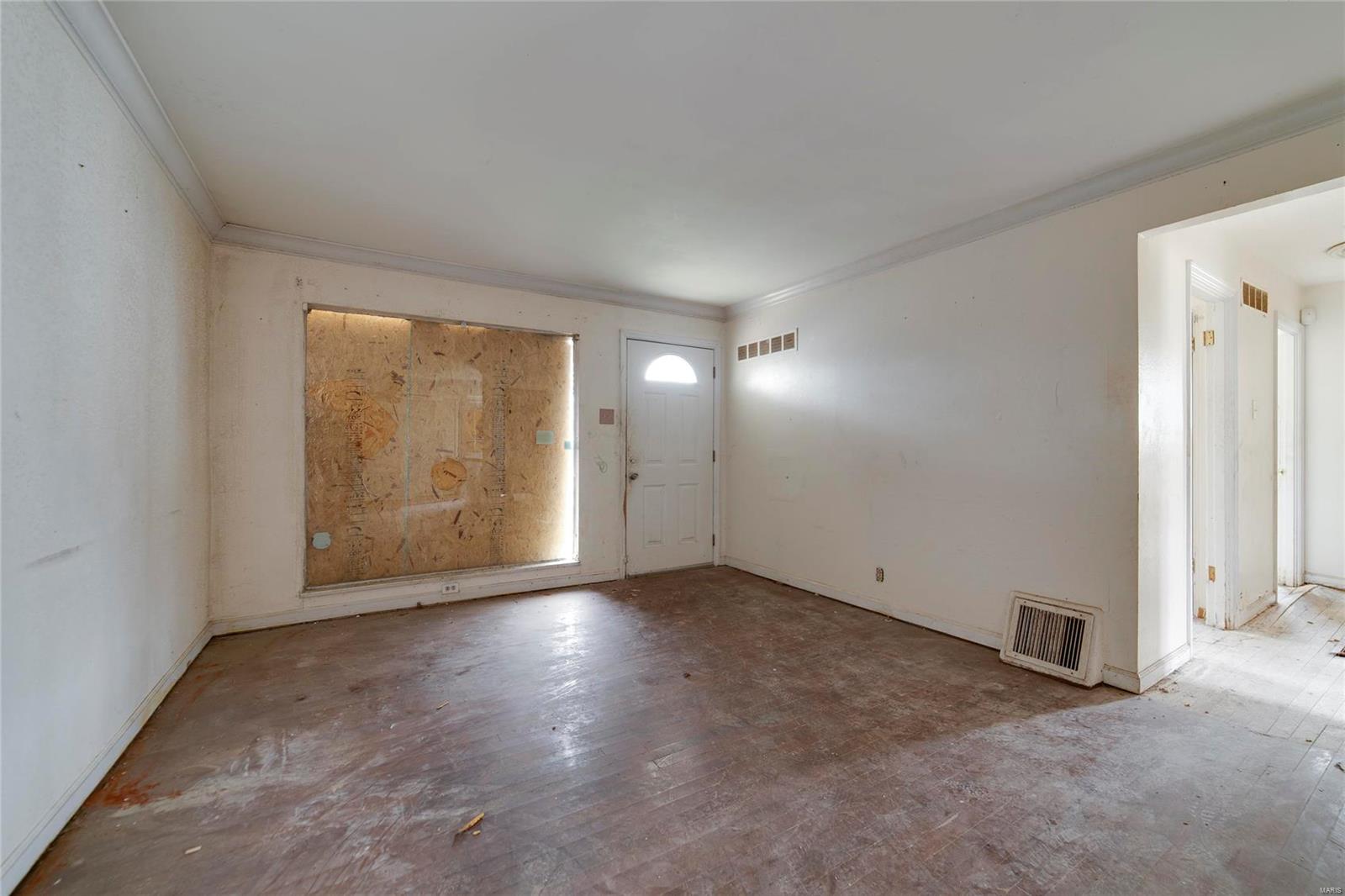 211 Perthshire Road St. Louis, MO 63137 - Photo 2 of 13